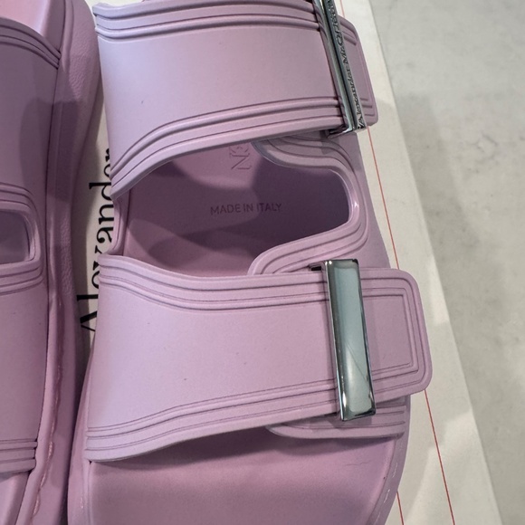 NEW in box Alexander McQueen Rubber sandal size EU 38.5 US 8.5 8  Lilac Silver - Picture 3 of 8